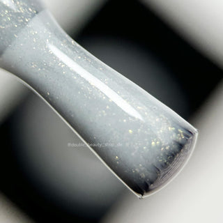01 MILK Shimmer - Cover Base Coat 10ml NAILS OF THE DAY