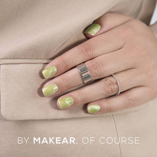 Hollywood Hills - UV Nagellack Cat Eye GLOW IN THE DARK ohne Hema 8ml MAKEAR