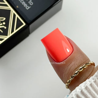 BORN TO SUCCEED - UV Nagellack 7ml ECLAIR