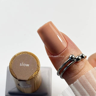 SLOW - OHNE HEMA UV Nagellack 7ml ECLAIR